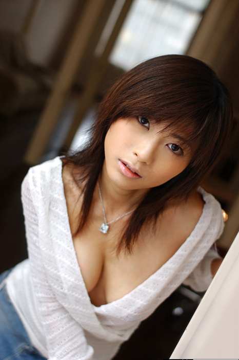 Graphis套图ID0268 2005-09-16 [Graphis Gals][Nude Photo Gallery] Rin Suzuka - [Things Falling]
