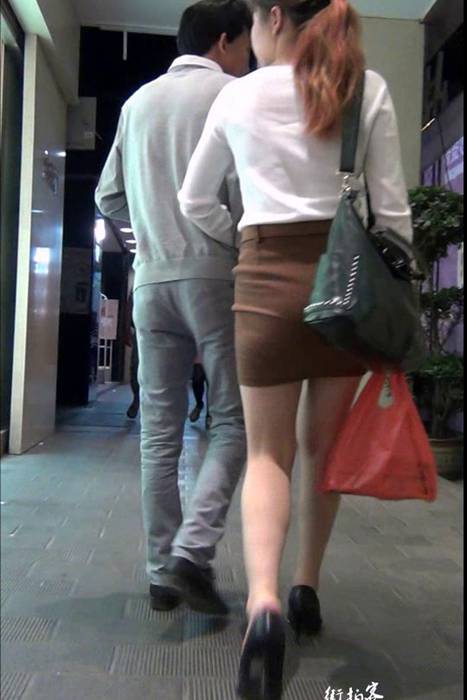 [街拍客视频]jx0571 咖啡短裙成熟少妇
